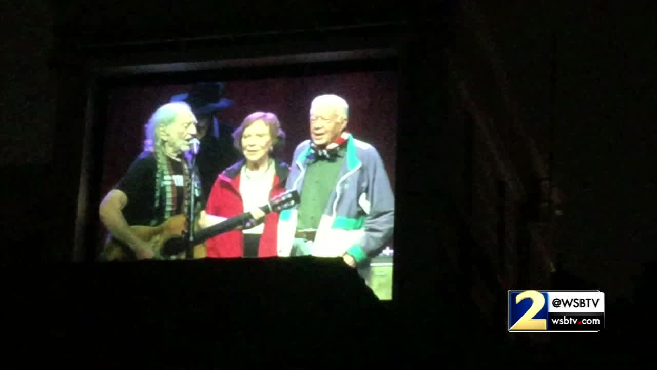 President Jimmy Carter sings Amazing Grace at Willie Nelson concert