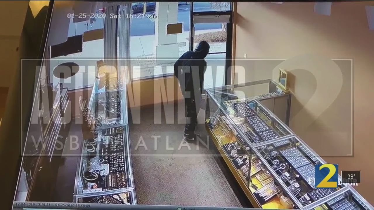 Jewelry store owner fends off robbers with pickle jars; 3 in custody